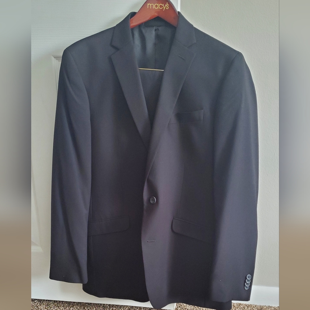Kenneth Cole Reaction Mens Black Suit